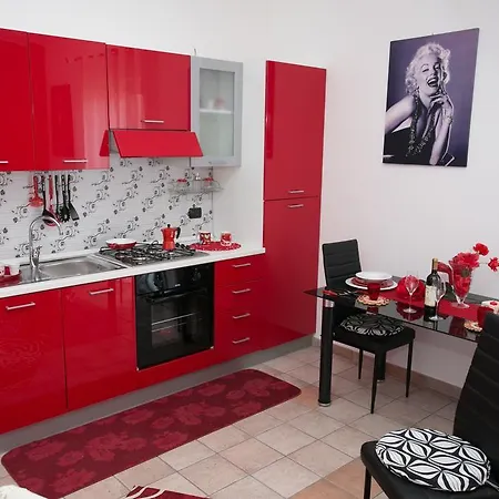 Regina Apartment *